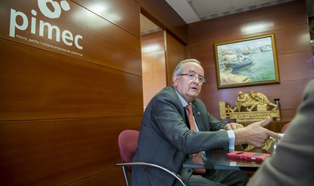 El president de Pimec, Josep González, a la sala annexa del seu despatx | Àngel Bravo