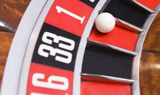 Com a la ruleta, mana l'atzar Com a la ruleta, mana l'atzar