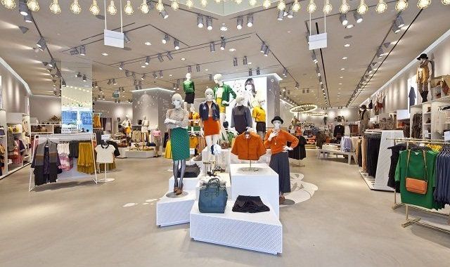 H&M acaba d'obrir una botiga insígnia a Barcelona H&M acaba d'obrir una botiga insígnia a Barcelona