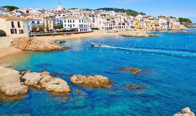 Una de les destinacions preferides per aquests dies és la Costa Brava Una de les destinacions preferides per aquests dies és la Costa Brava