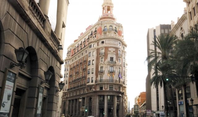 L'edifici del Banc de València, on s'ha traslladat la seu social de CaixaBank. | J. Soler (ACN)