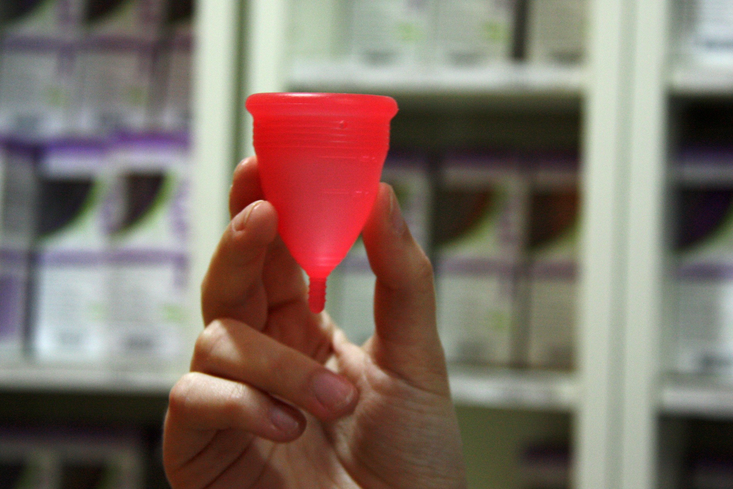 Detall d'una copa menstrual 