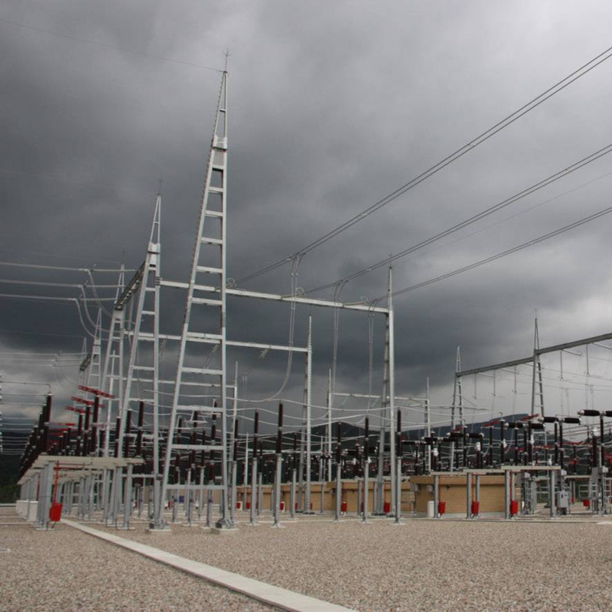 Augmenta de manera important la producció i distribució d'energia elèctrica