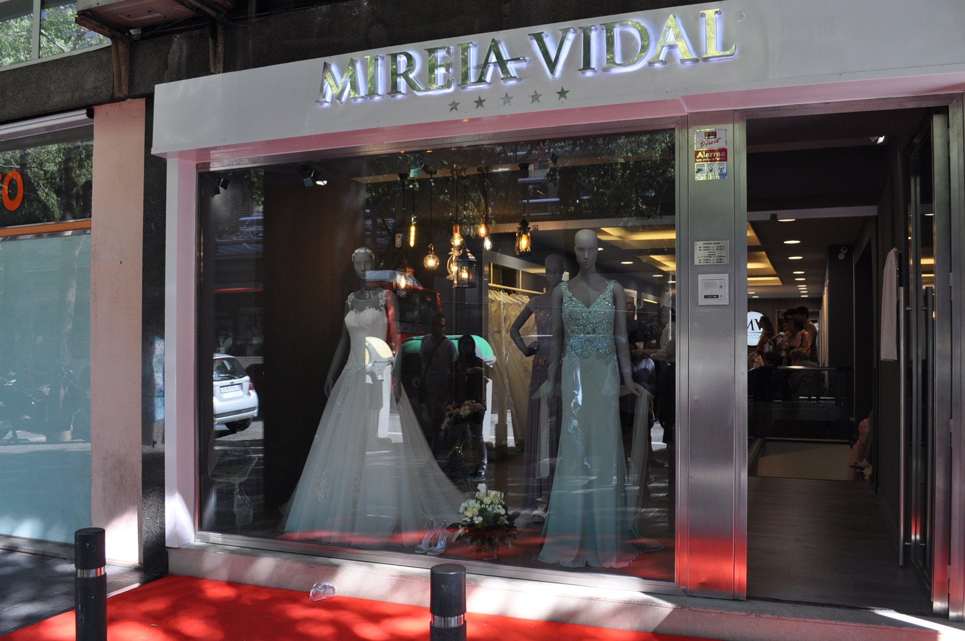 Mireia Vidal ha abierto la primera tienda de moda nupcial en Barcelona Mireia Vidal ha abierto la primera tienda de moda nupcial en Barcelona