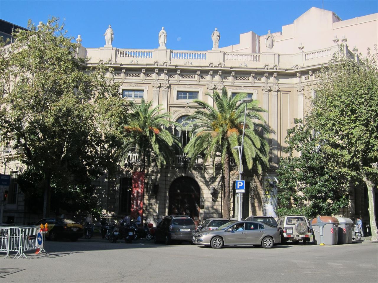 L'edifici del Col·legi de l'Advocacia de Barcelona L'edifici del Col·legi de l'Advocacia de Barcelona