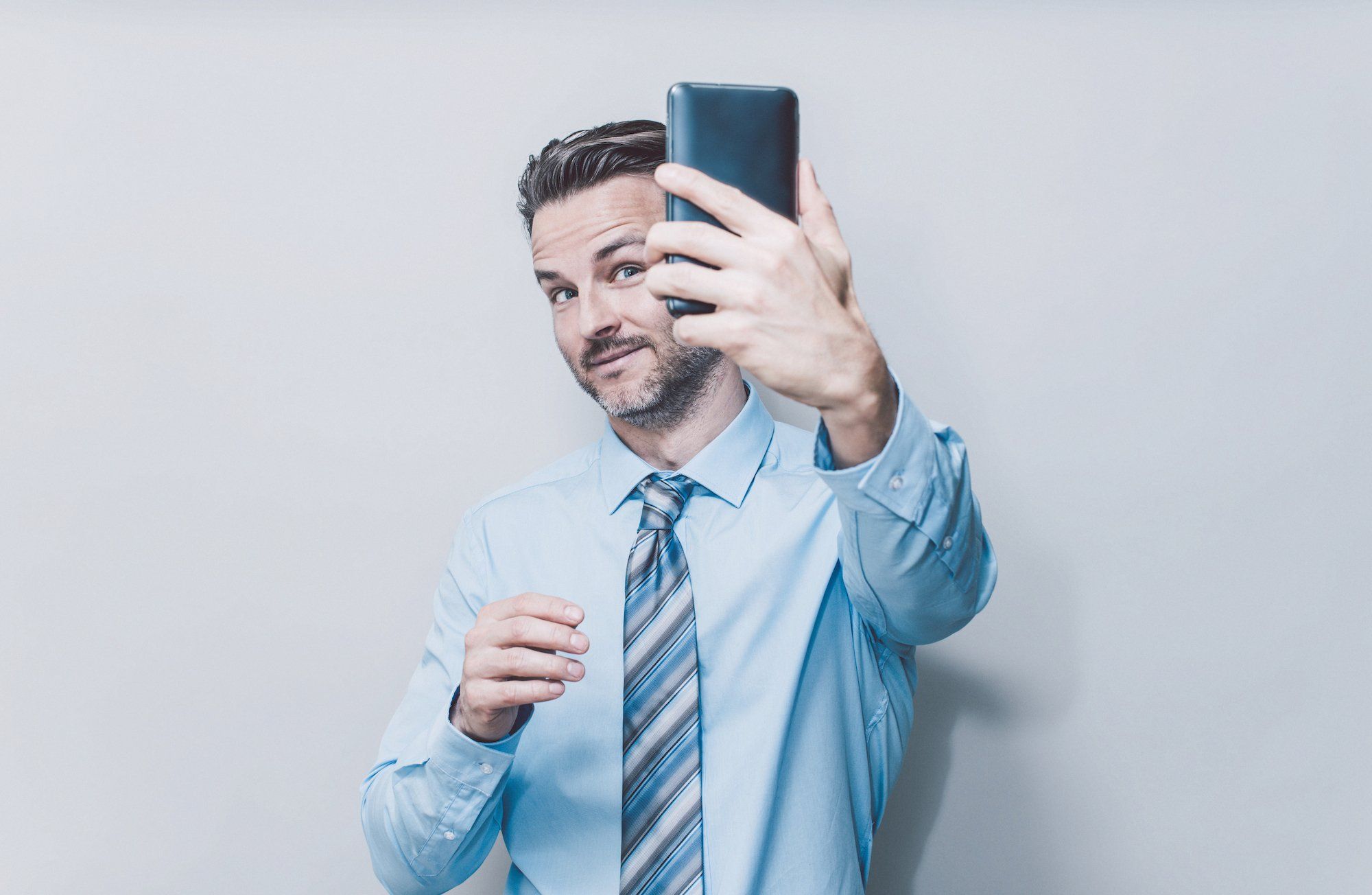 Hacerse un 'selfie' es una de las actividades más habituales de los usuarios de móviles Hacerse un 'selfie' es una de las actividades más habituales de los usuarios de móviles