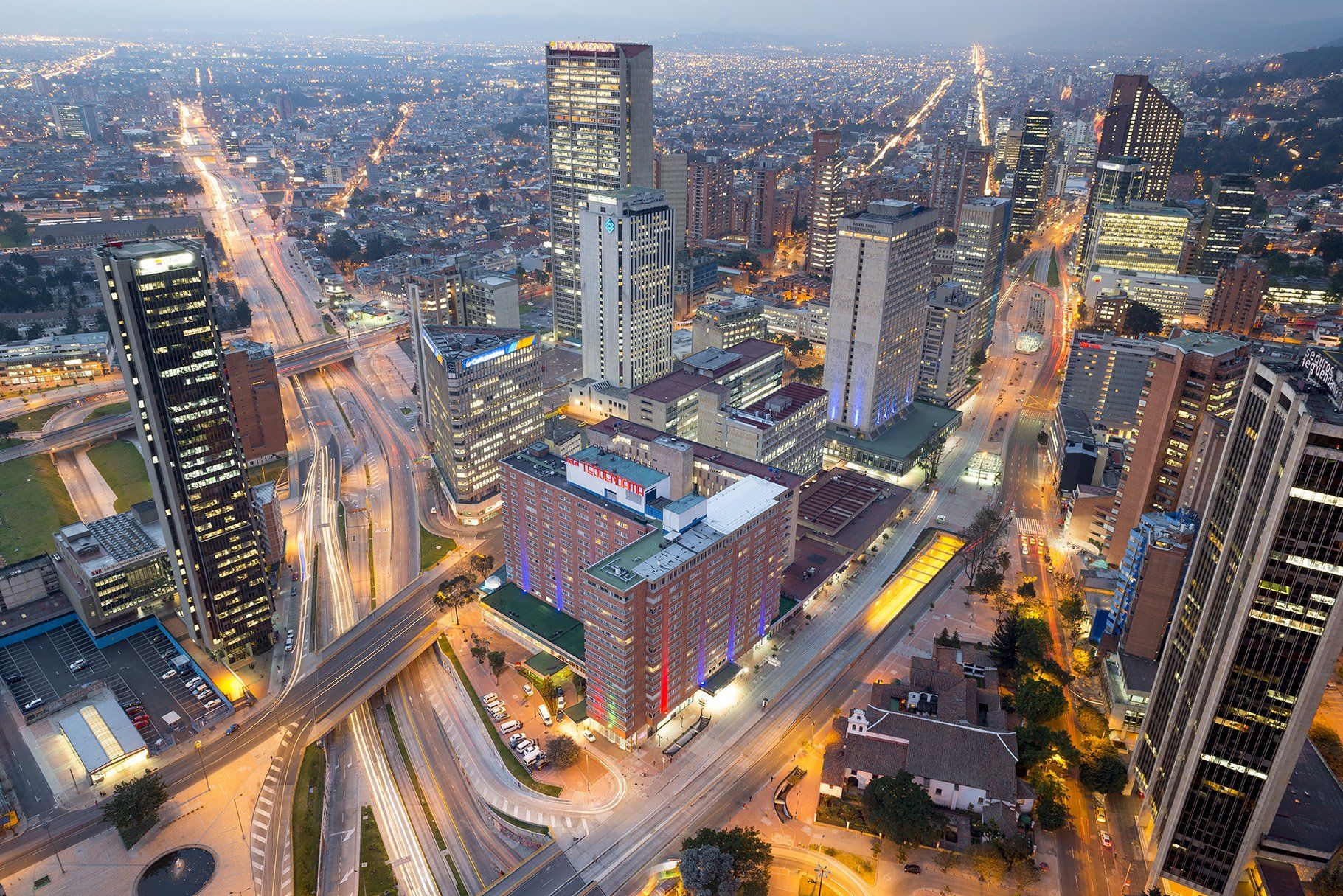 Bogotá és la capital de Colòmbia Bogotá és la capital de Colòmbia