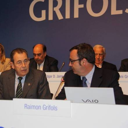 Victor Grífols and his brother, Raimon Grífols, who will now take over from him Victor Grífols and his brother, Raimon Grífols, who will now take over from him