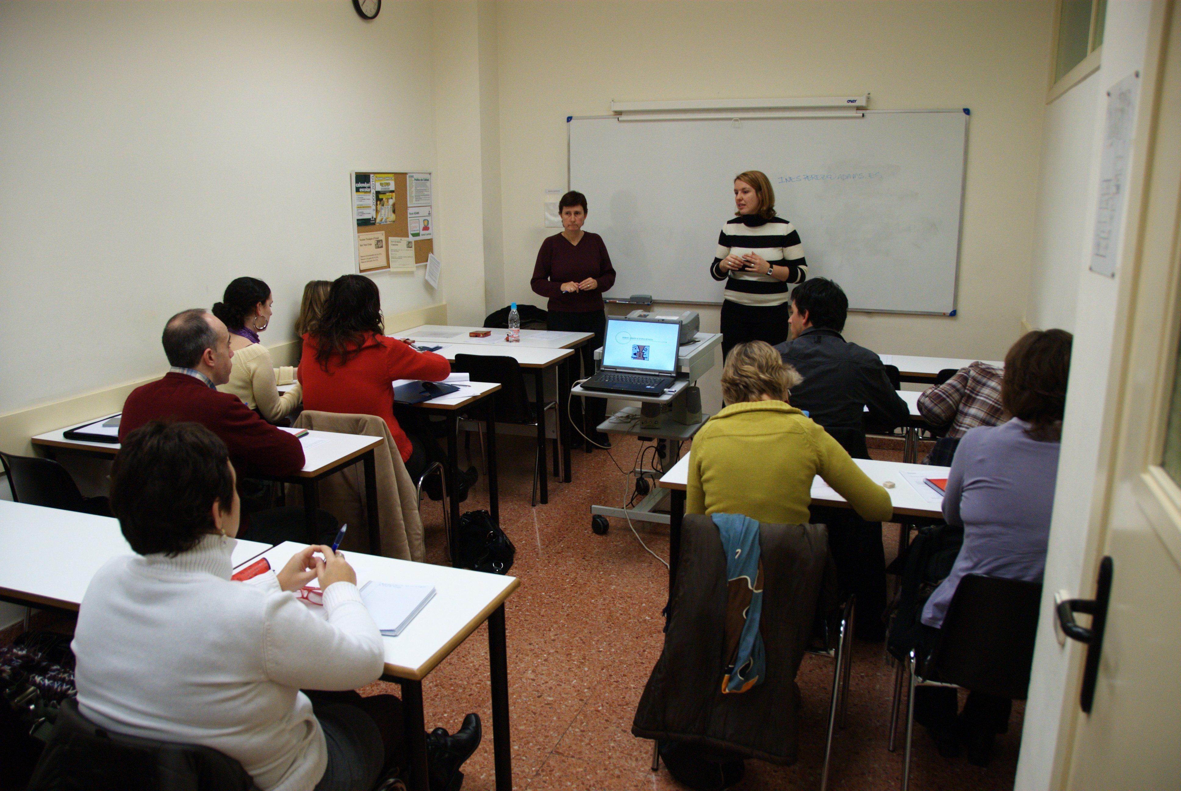 Classe de preparació per a les oposicions a un centre d'Adams