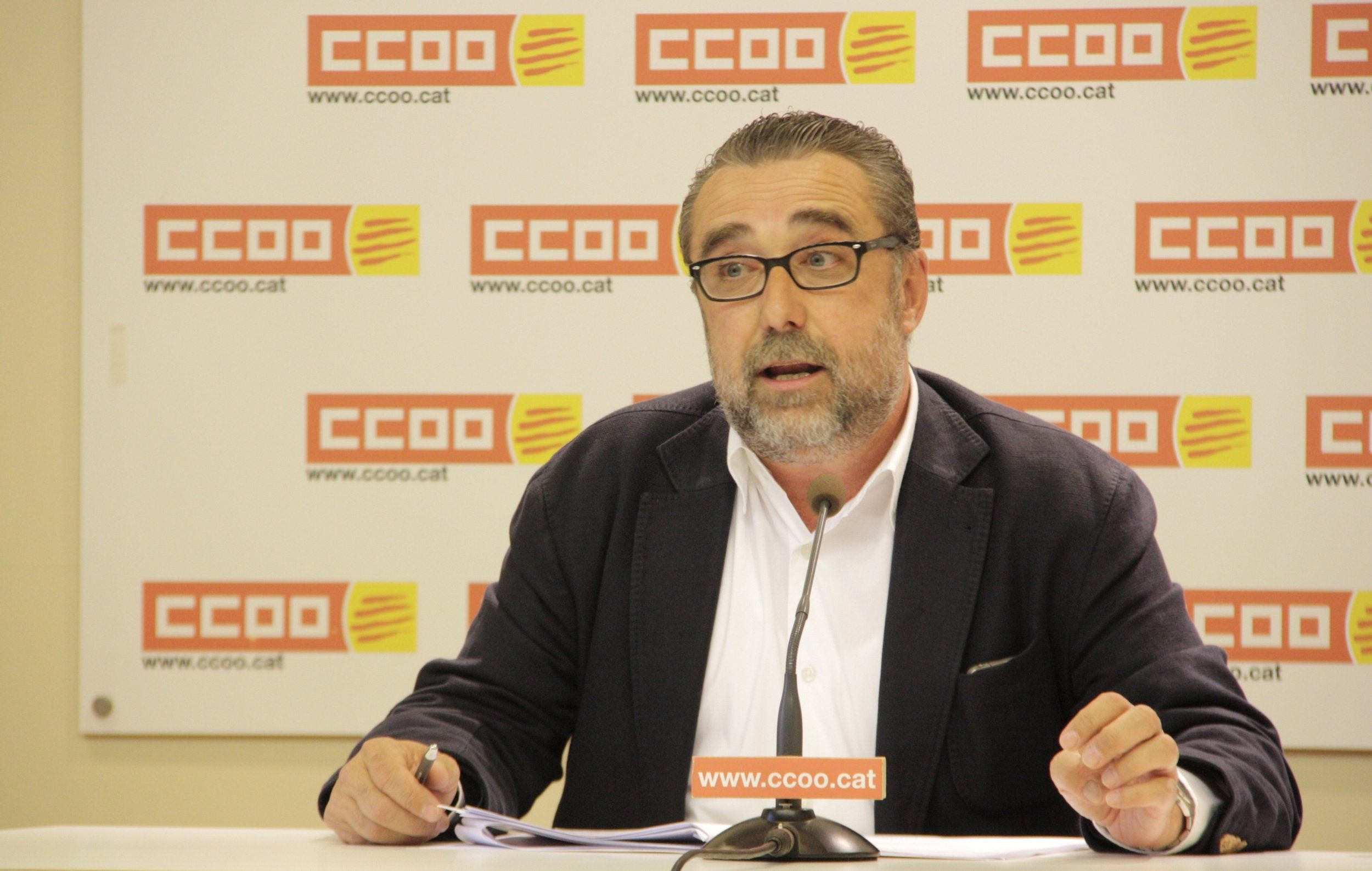 El secretari d'Acció Sindical de CCOO de Catalunya, José Cachemir, presentant l'informe El secretari d'Acció Sindical de CCOO de Catalunya, José Cachemir, presentant l'informe