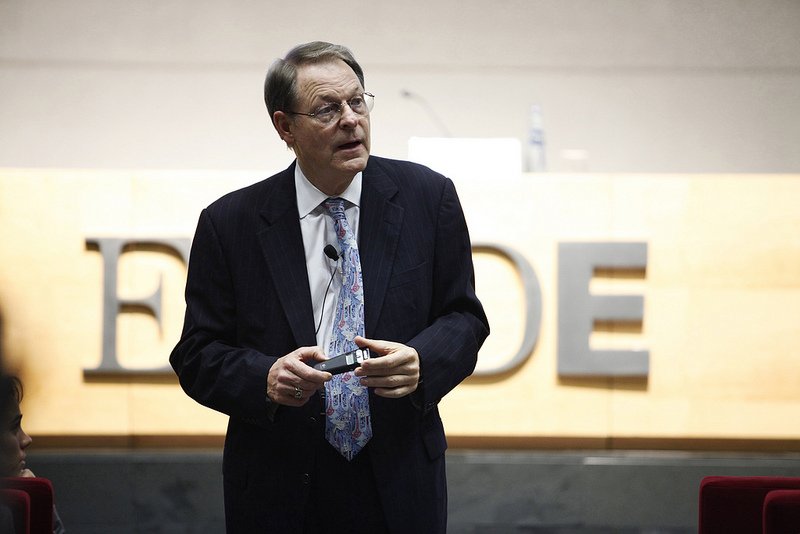 Ken Morse és un reconegut expert en vendes Ken Morse és un reconegut expert en vendes