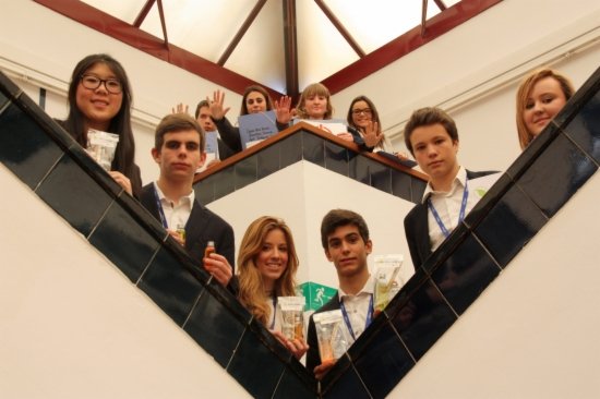 Els alumnes que participen en els projectes de miniempreses dels instituts Cristòfol Despuig i la Salle de Reus