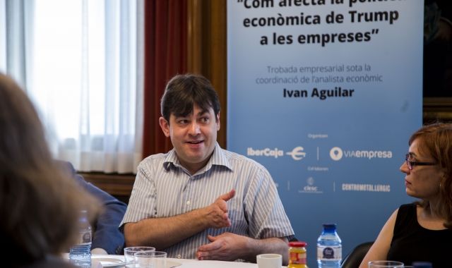Ivan Aguilar en un esmorzar de VIA Empresa i Ibercaja. | Àngel Bravo