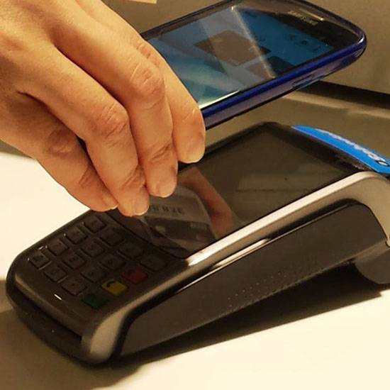 Es pot fer qualsevol compra apropant el telèfon al TPV Es pot fer qualsevol compra apropant el telèfon al TPV