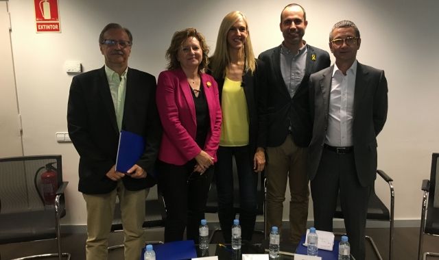 Antonio Espinosa (Cs), Teresa Pallarès (JxCat), Miriam Santamaría (moderadora), Ferran Civit (ERC) i Jordi Terrades (PSC)
