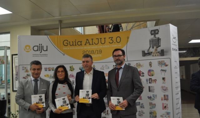 María Costa, el conseller d'Economia valencià y el president de la l'Associació Espanyola de Fabricants de Joguets | Cedida 