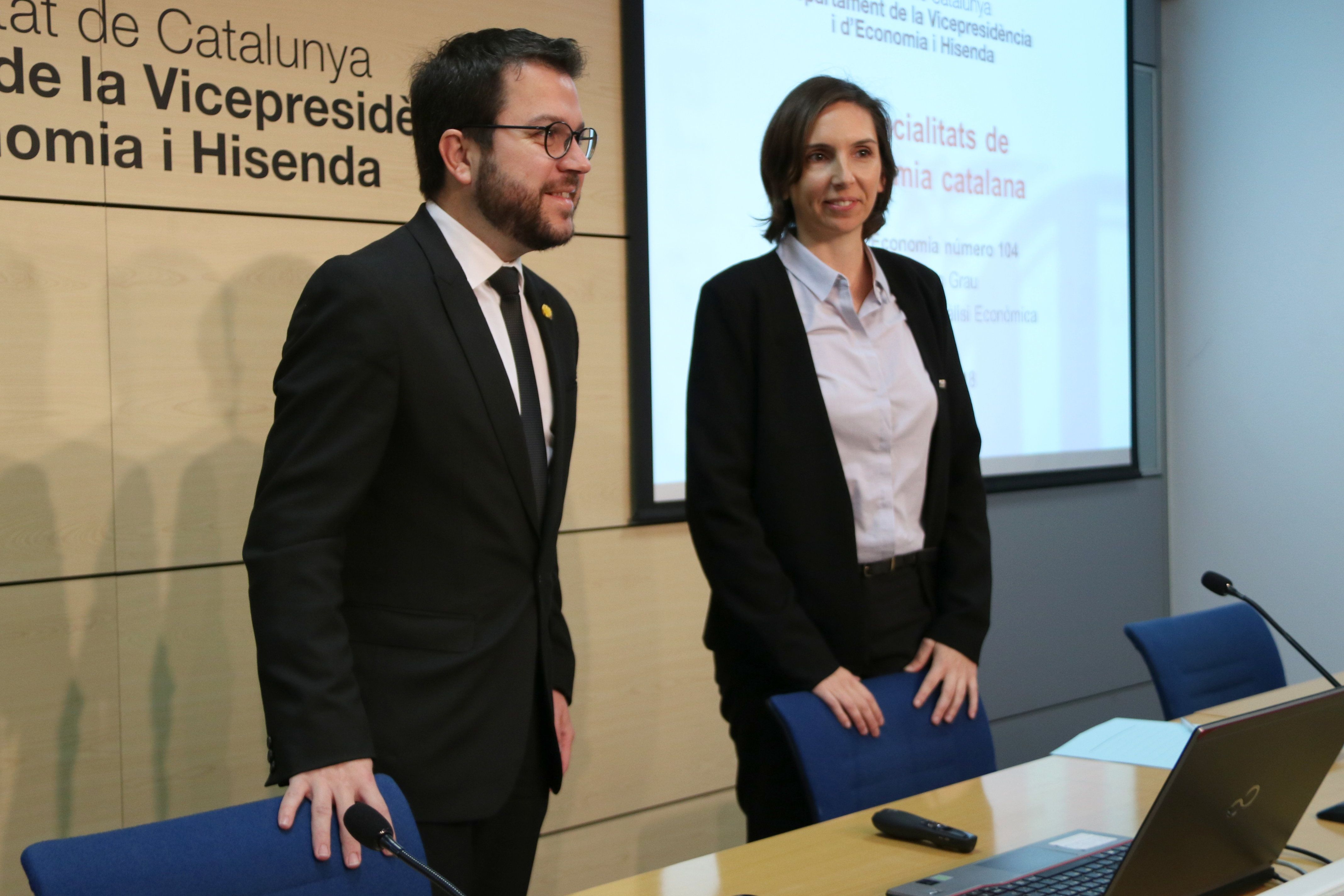 Pere Aragonès i Marta Curto a la Conselleria d'Economia | ACN Pere Aragonès i Marta Curto a la Conselleria d'Economia | ACN