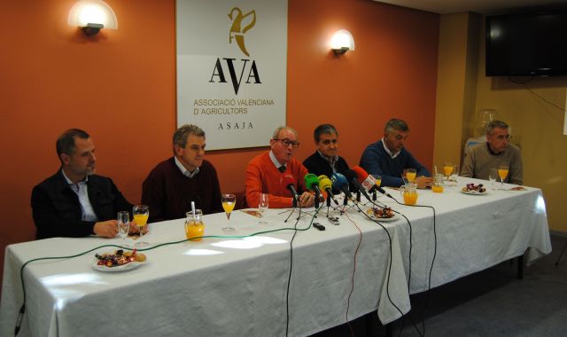 Cristóbal Aguado (centre)   AVA ASAJA en el balanç de 2018