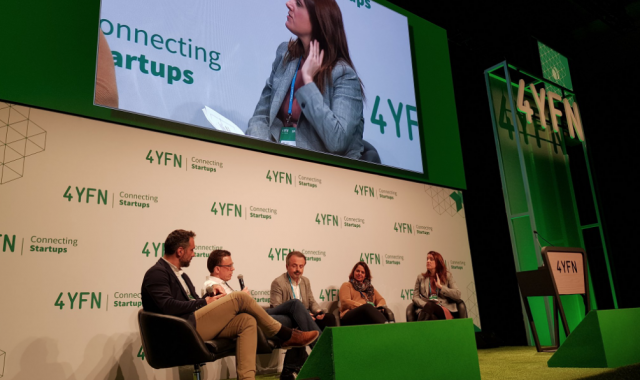 La Silvana Churruca en una conferència del 4YFN