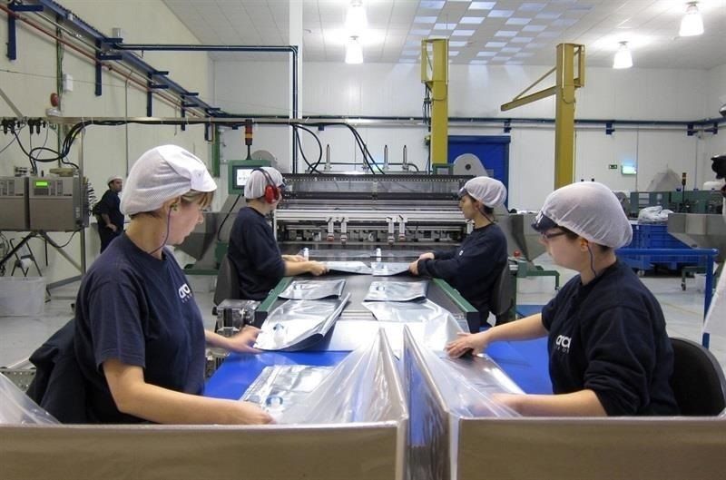 La producció industrial retorna a les xifres positives | EP