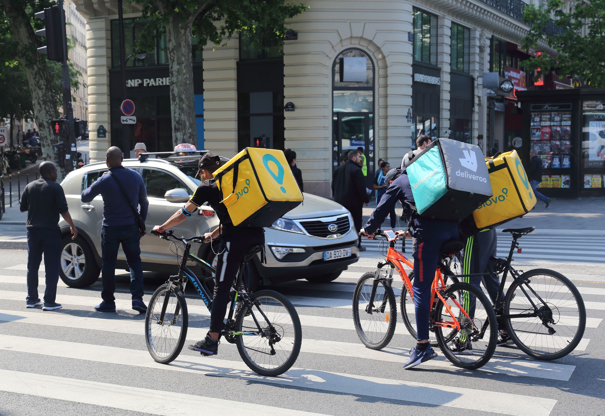 Los 'riders' de Glovo Deliveroo empiezan a limbo legal