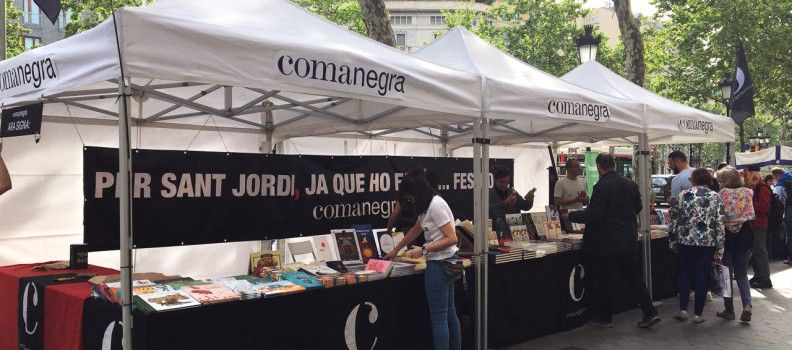 L'estand de Comanegra durant la diada de Sant Jordi | Cedida