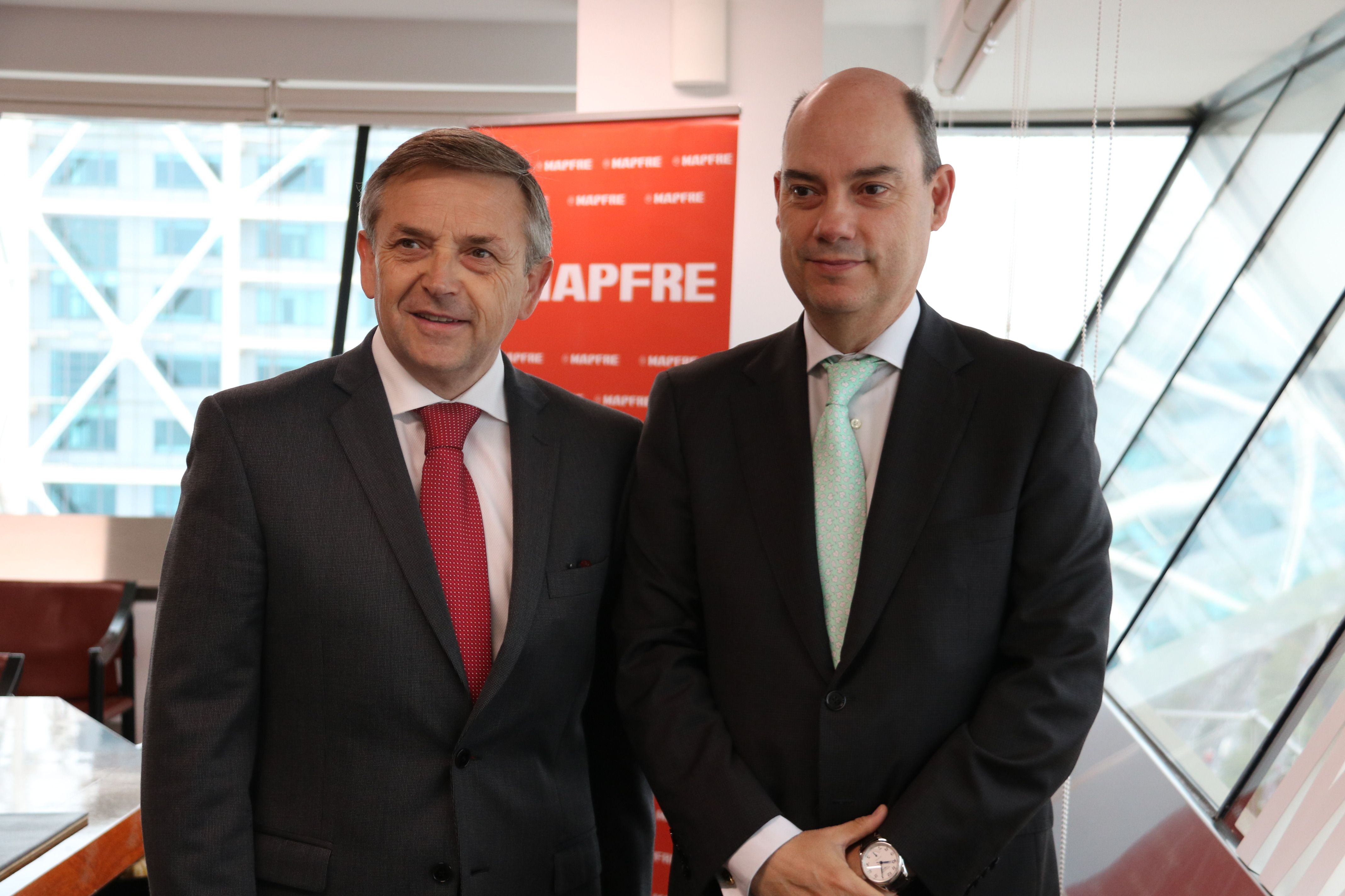 El CEO de Mapfre Iberia con el director general territorial | ACN El CEO de Mapfre Iberia con el director general territorial | ACN
