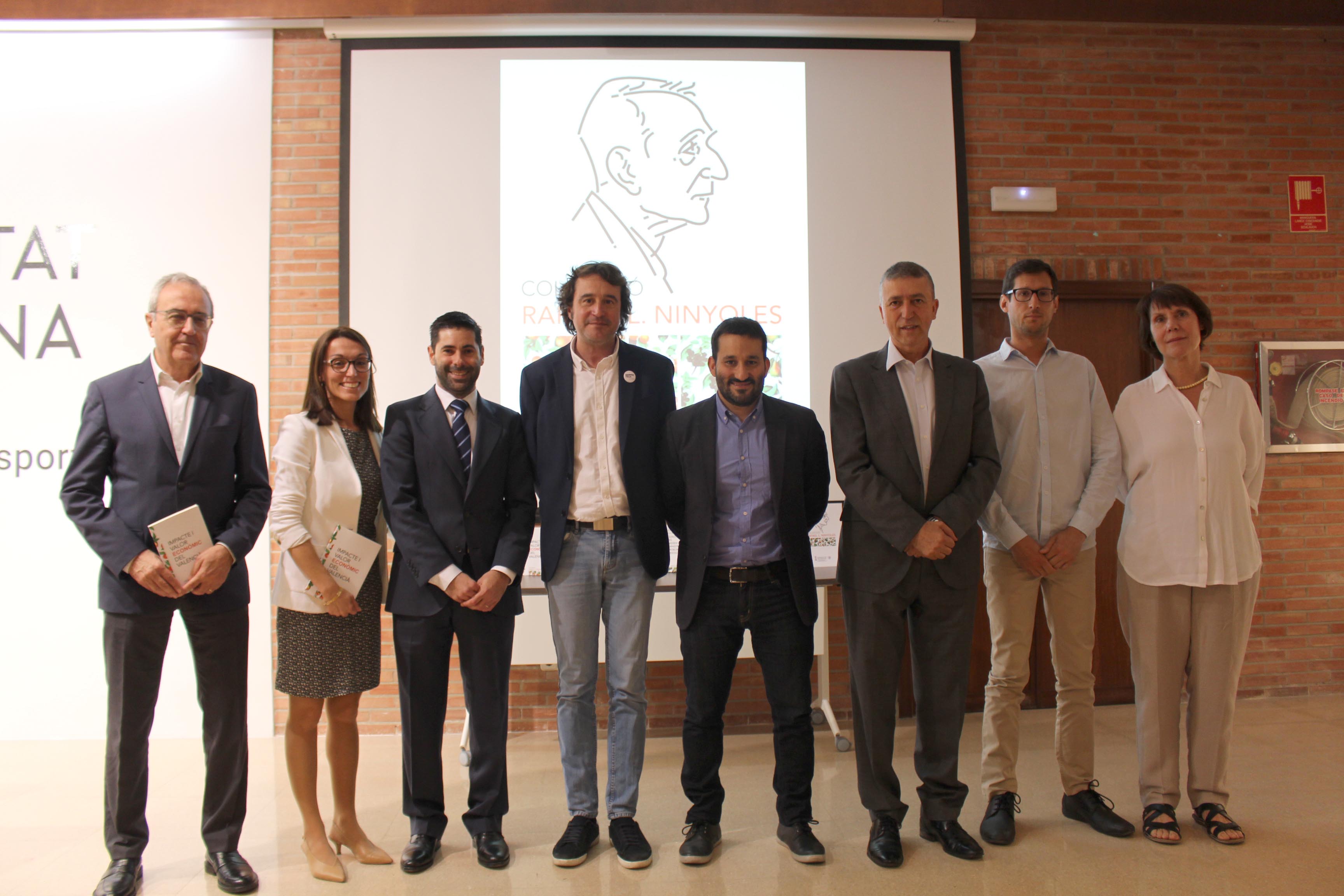 Imatge de la presentació de l'informe d’impacte econòmic del valencià Imatge de la presentació de l'informe d’impacte econòmic del valencià