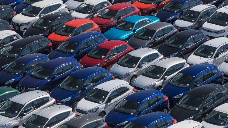 Les matriculacions de vehicles descendeixen des de gener | Acció Les matriculacions de vehicles descendeixen des de gener | Acció