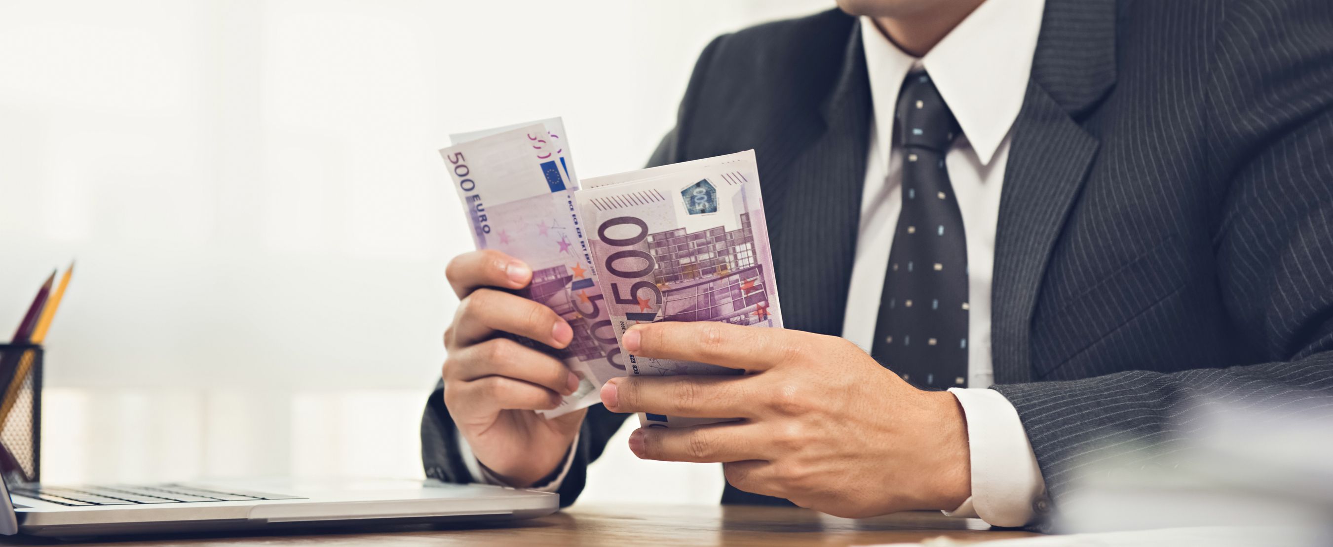 El 10% más pobre tendría que trabajar tres siglos para ganar el mismo que gana el 10% | iStock El 10% más pobre tendría que trabajar tres siglos para ganar el mismo que gana el 10% | iStock