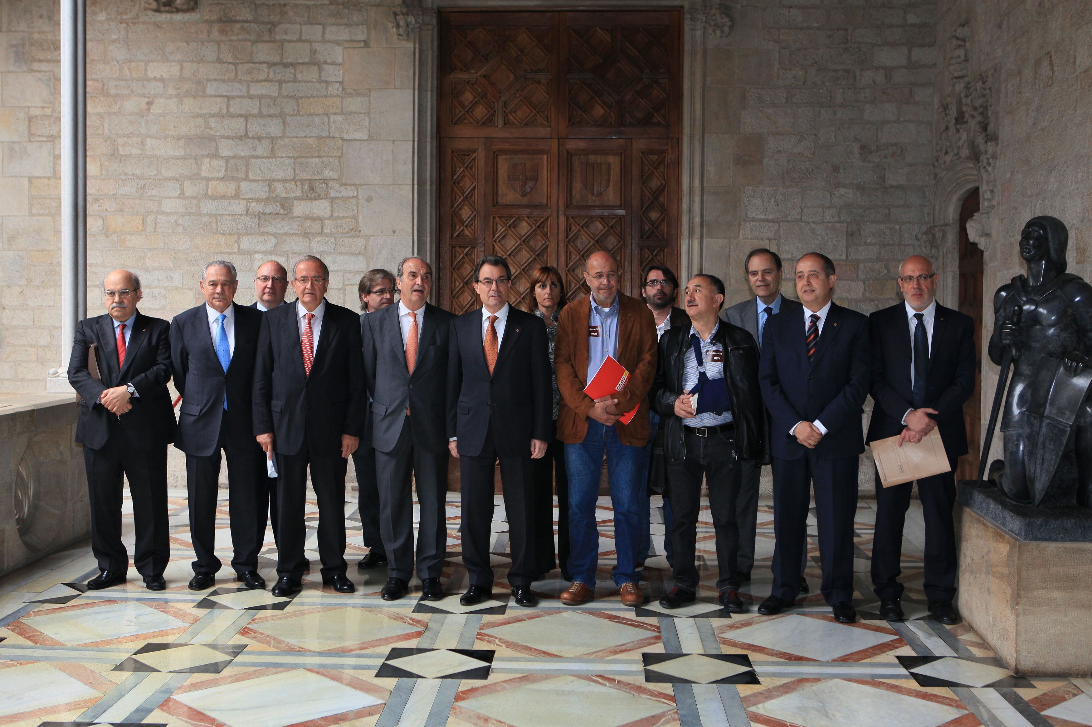 S'hi han reunit Govern, sindicats i patronals