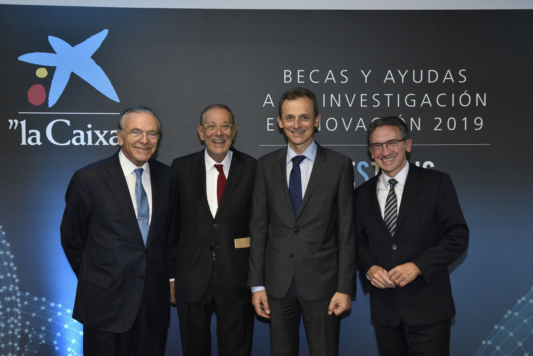 Isidre Fainé, Javier Solana, Pedro Duque y Jaume Giró a lo entrega de becas de investigación La Caixa. | Cedida Isidre Fainé, Javier Solana, Pedro Duque y Jaume Giró a lo entrega de becas de investigación La Caixa. | Cedida