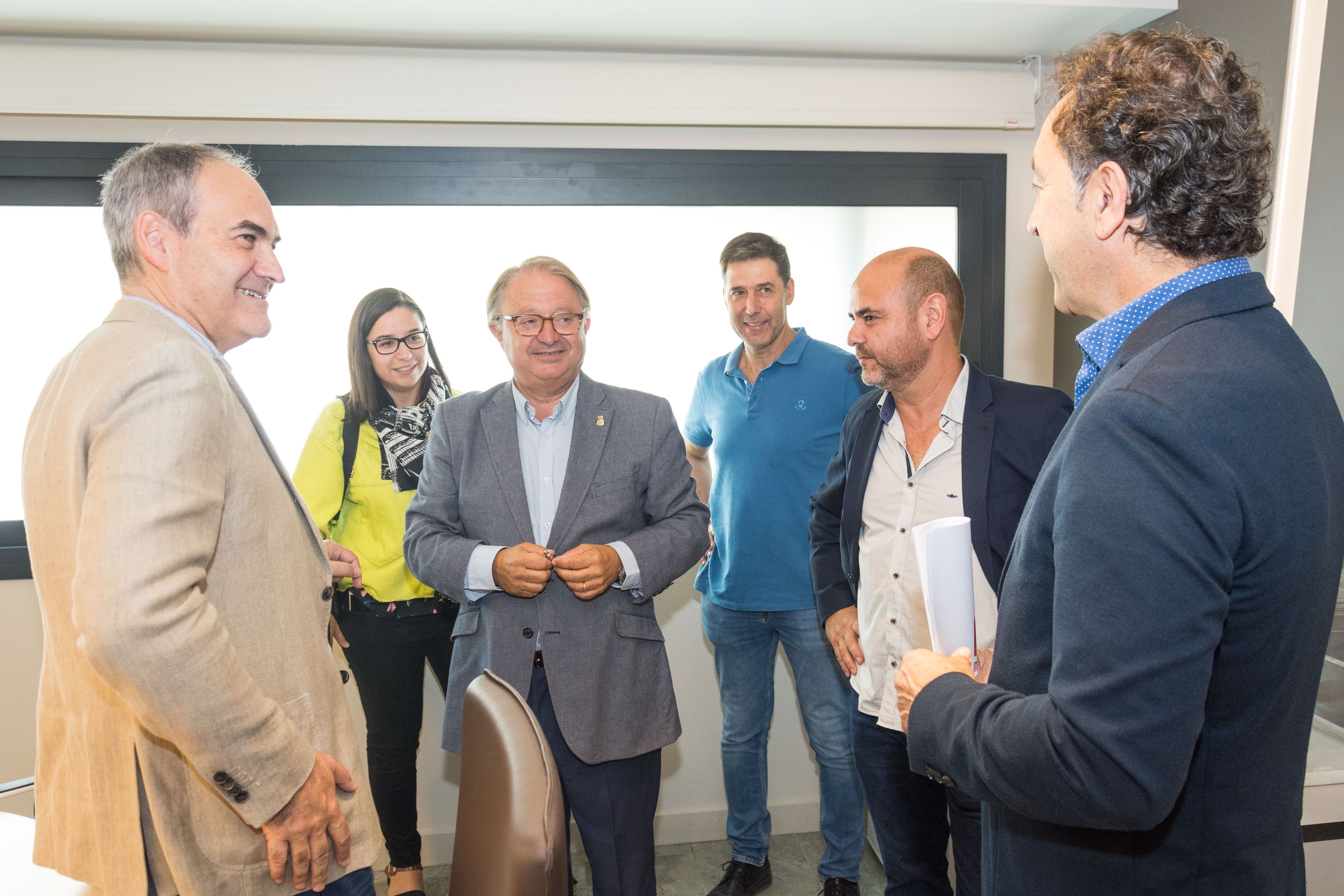 El nou president de Mercolleida, Paco Cerdà, amb altres representants del consell d'administració | ACN