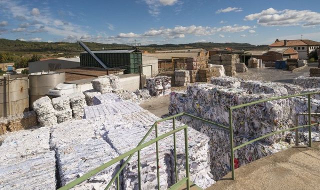 Les tones de paper per reciclar | Cedida