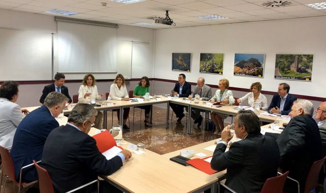 La Conselleria d'Empresa es reuneix amb els 13 presidents de les Cambres de Comerç de Catalunya durant la tardor del 2019 | Cedida