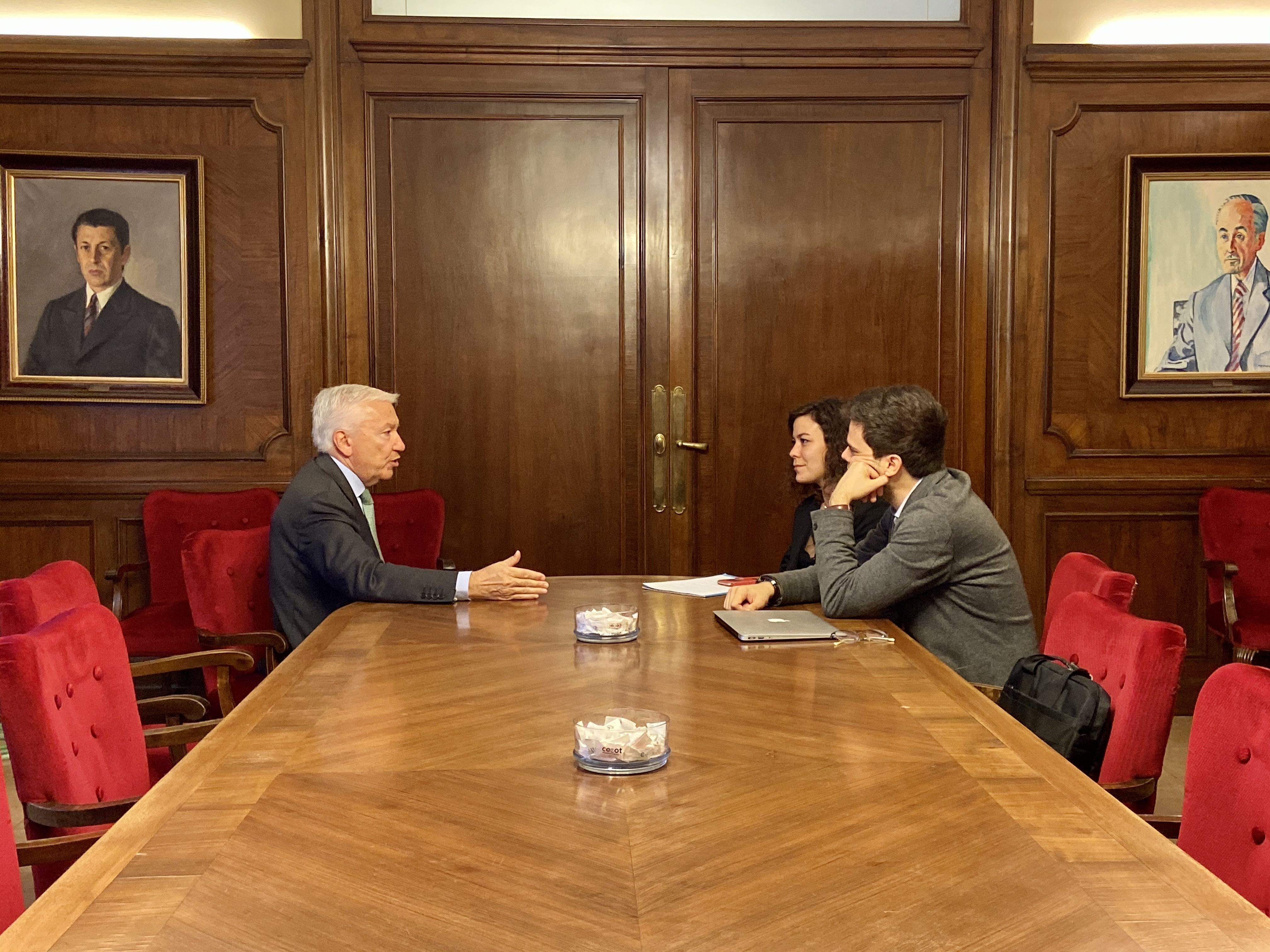 'VÍA Emprendida' se reúne con Antoni Abad en la sede de la Cecot | Cecot 'VÍA Emprendida' se reúne con Antoni Abad en la sede de la Cecot | Cecot