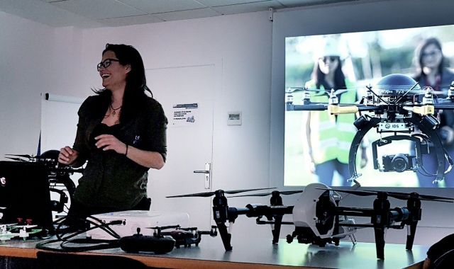 Angélica Bellver, CTO i cofundadora en IDS, en el taller de drones del MYT | @j7debord