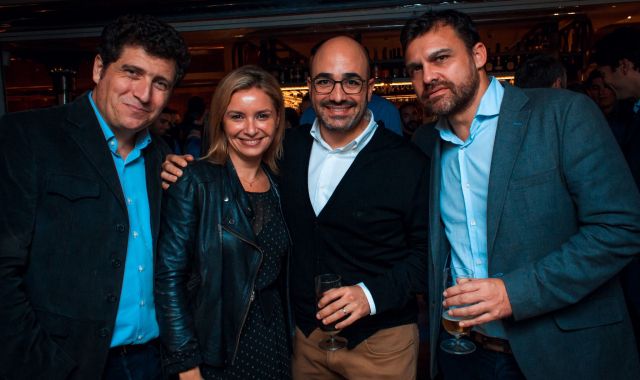 Nacho Mas, a l'esquerra, amb altres personalitats de l'ecosistema emprenedor valencià en la última Nit de les Startups | Asoc. Val. Startups