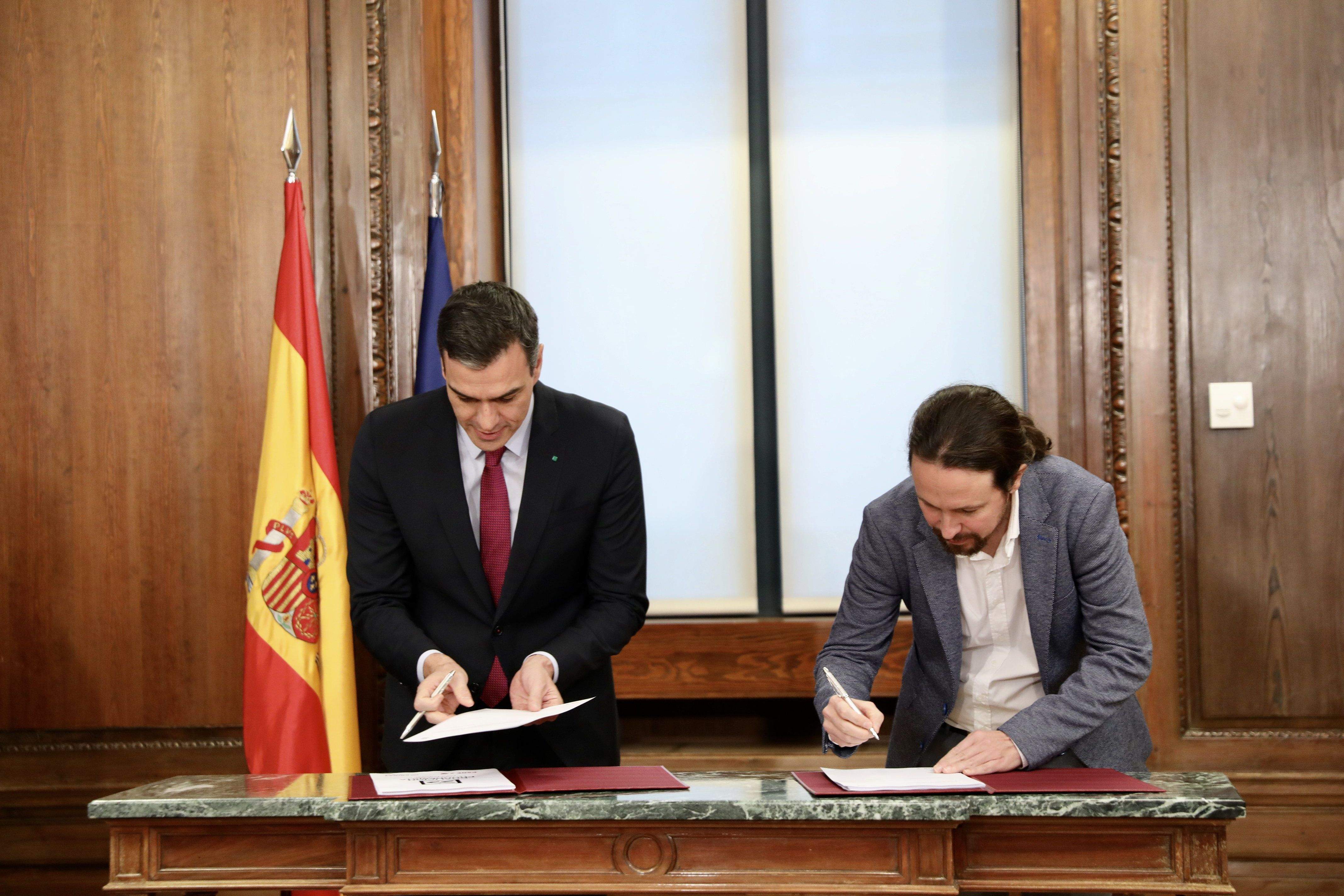 Pedro Sánchez i Pablo Iglesias signen l'acord d'investidura | ACN