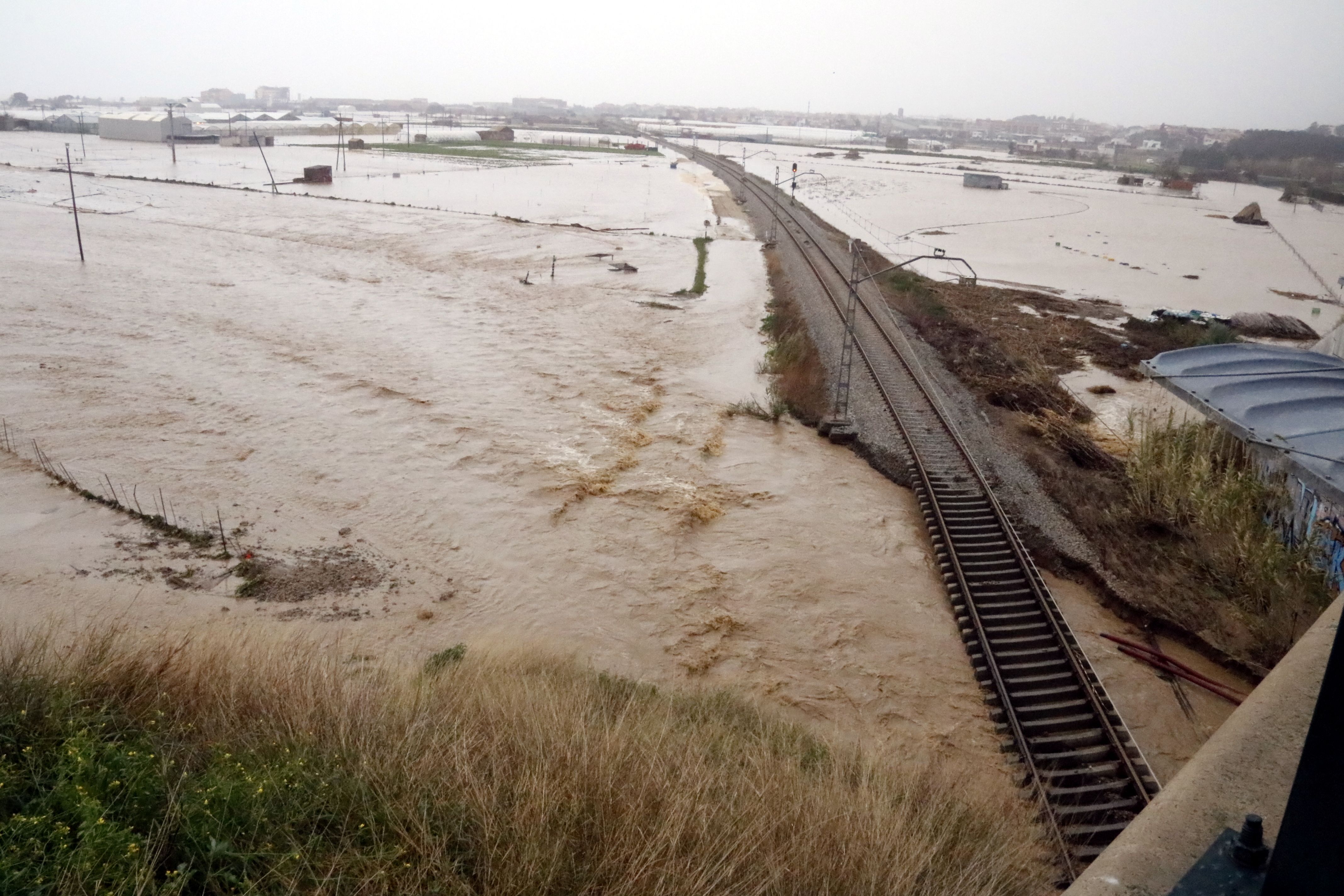 Las vías del tren entre Malgrat y Blandas, destrozadas por el temporal | ACN Las vías del tren entre Malgrat y Blandas, destrozadas por el temporal | ACN