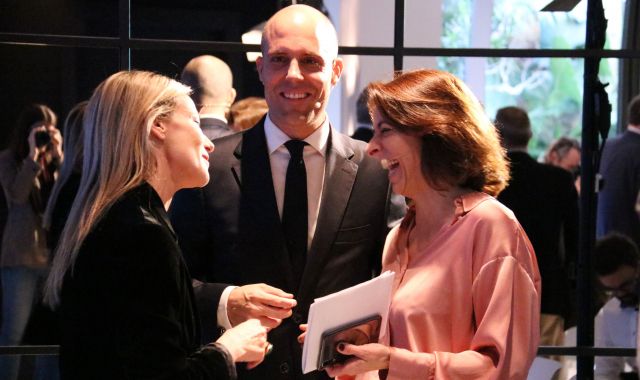 Pla mitjà de la consellera delegada de Savills Aguirre Newman Barcelona, Anna Gener; la directora associada del departament d'oficines, Natalia Montal, i el director Oficines Capital Markets Barcelona, Carlos Bajo