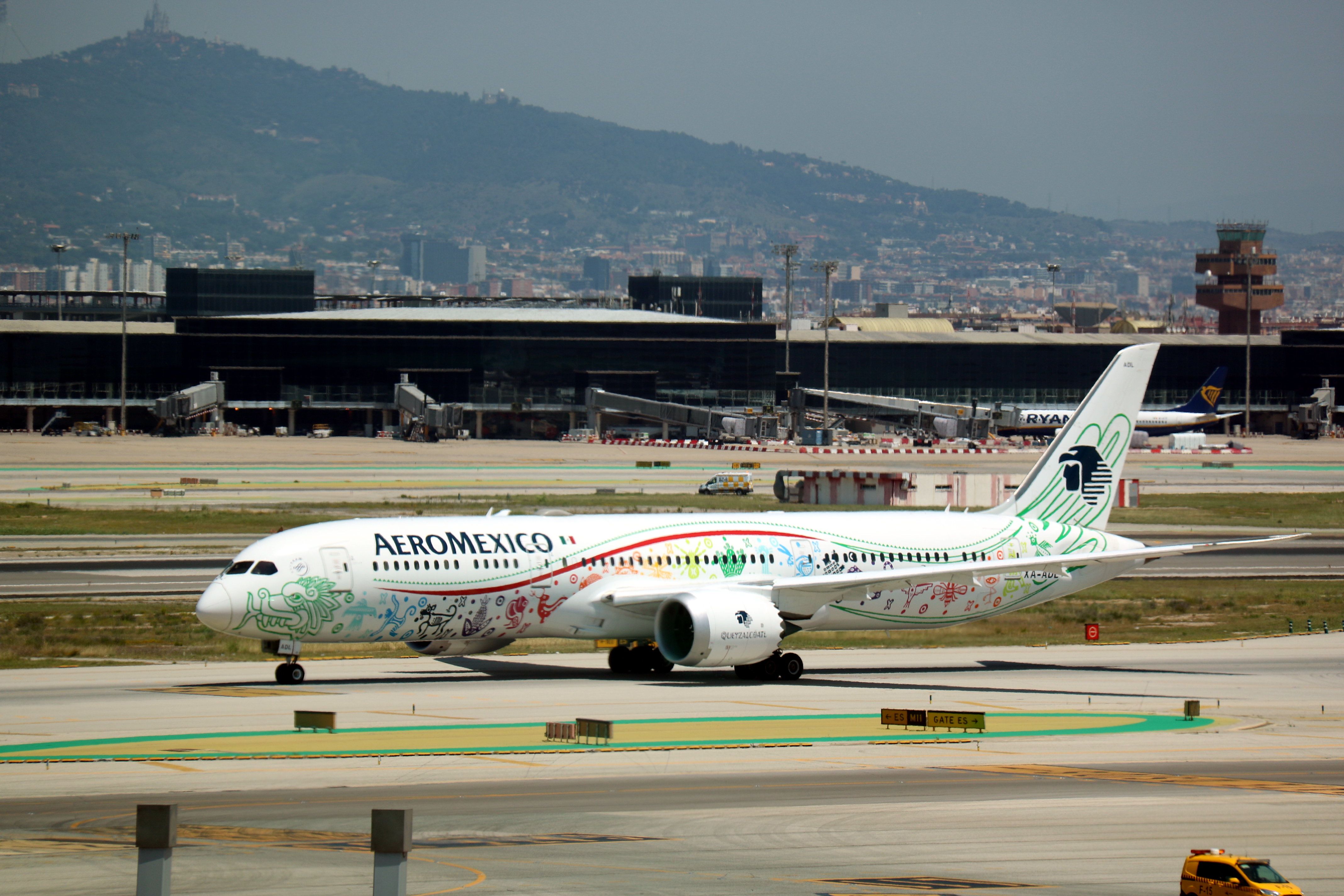 Un avió aterriza al aeropuerto de | ^*ACN Un avió aterriza al aeropuerto de | ^*ACN