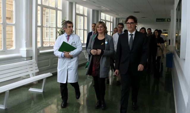 El ministre Salvador Illa, la consellera Alba Vergés i el director general del Clínic, Josep Maria Campistol, a mitjans de febrer per informar sobre coronavirus. | ACN