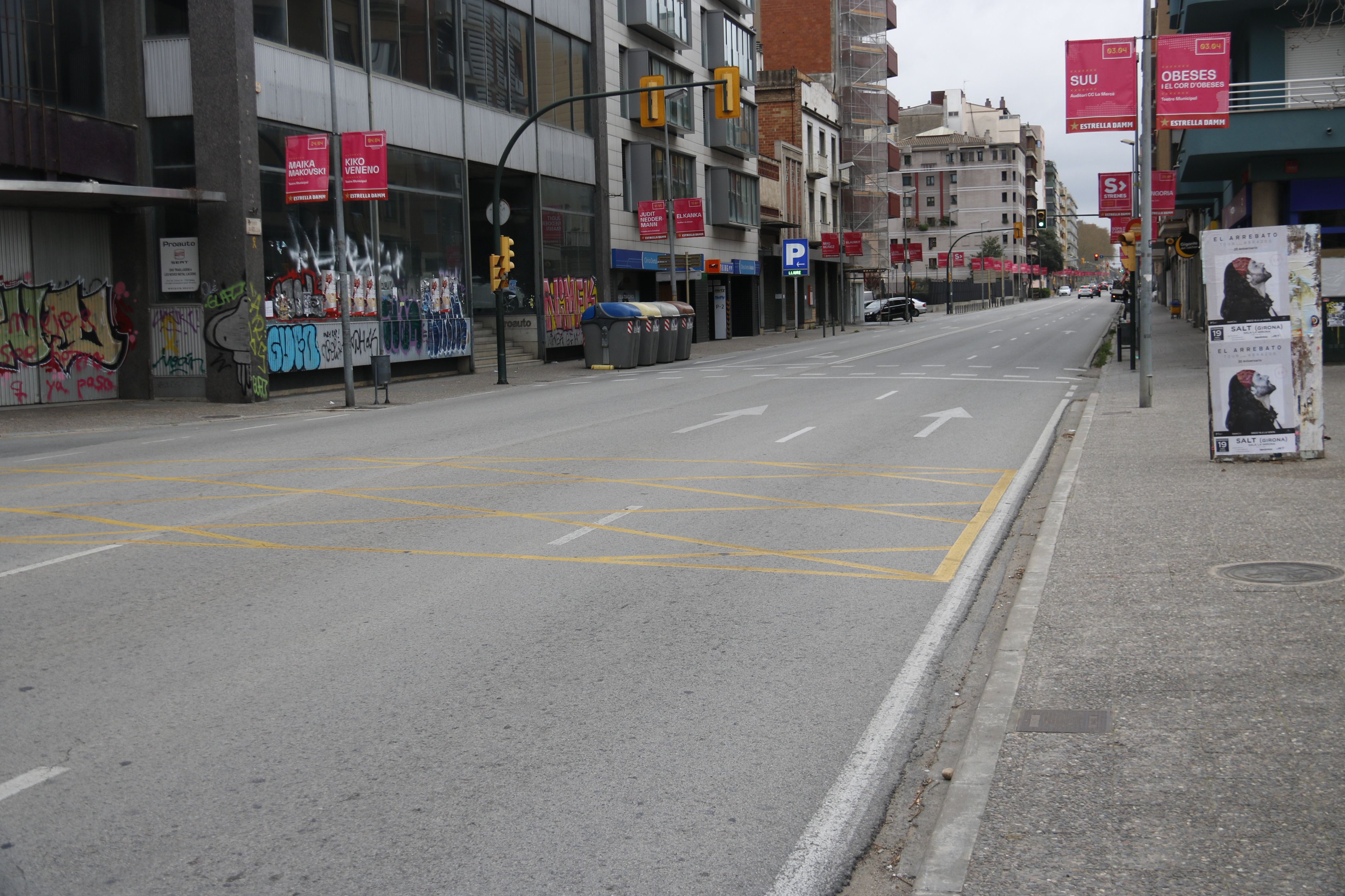 Un carrer comercial de Barcelona, buit durant l'estat d'alarma | ACN