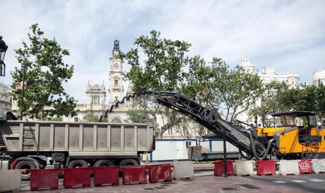 La plaça de l'Ajuntament de València finalitza aquest dimarts les obres de peatonalització | Ajuntament de València Premsa