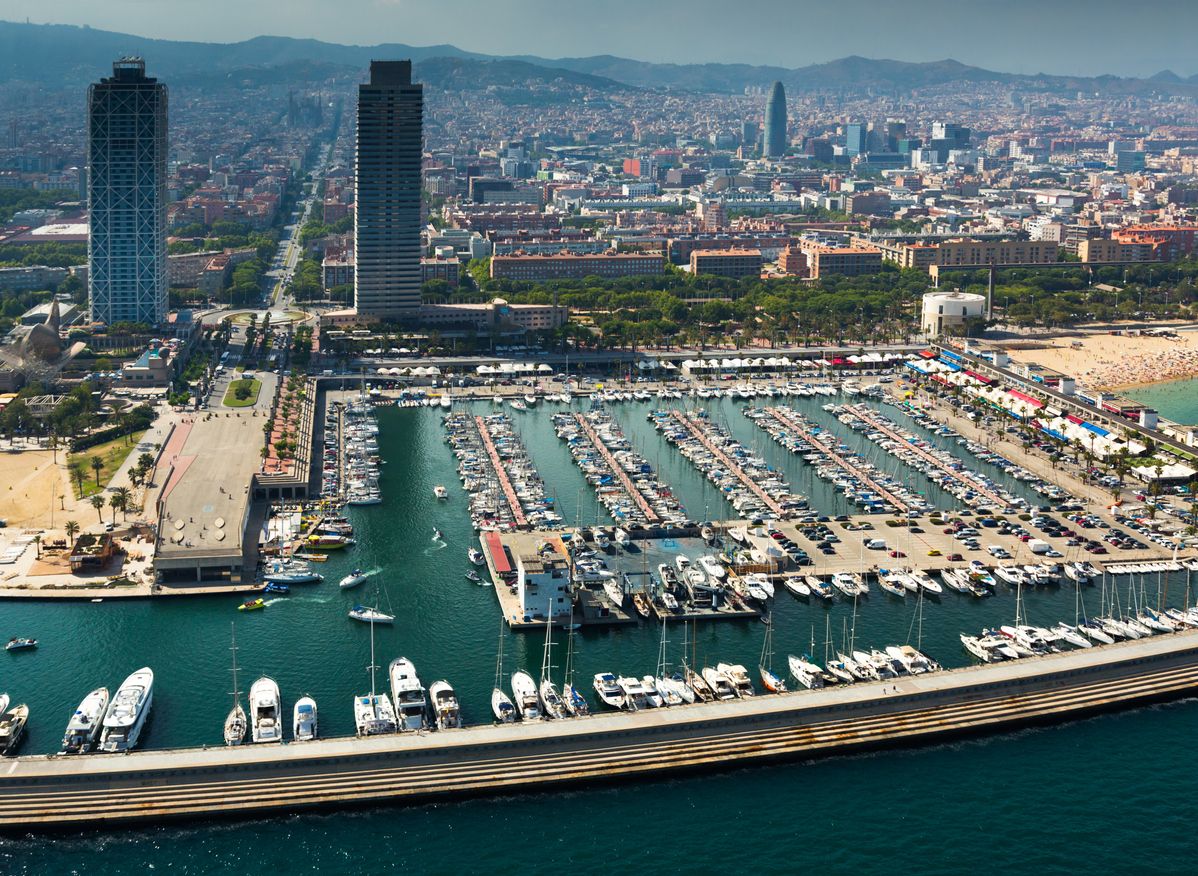 El Puerto de Barcelona, al frente la revolución verde