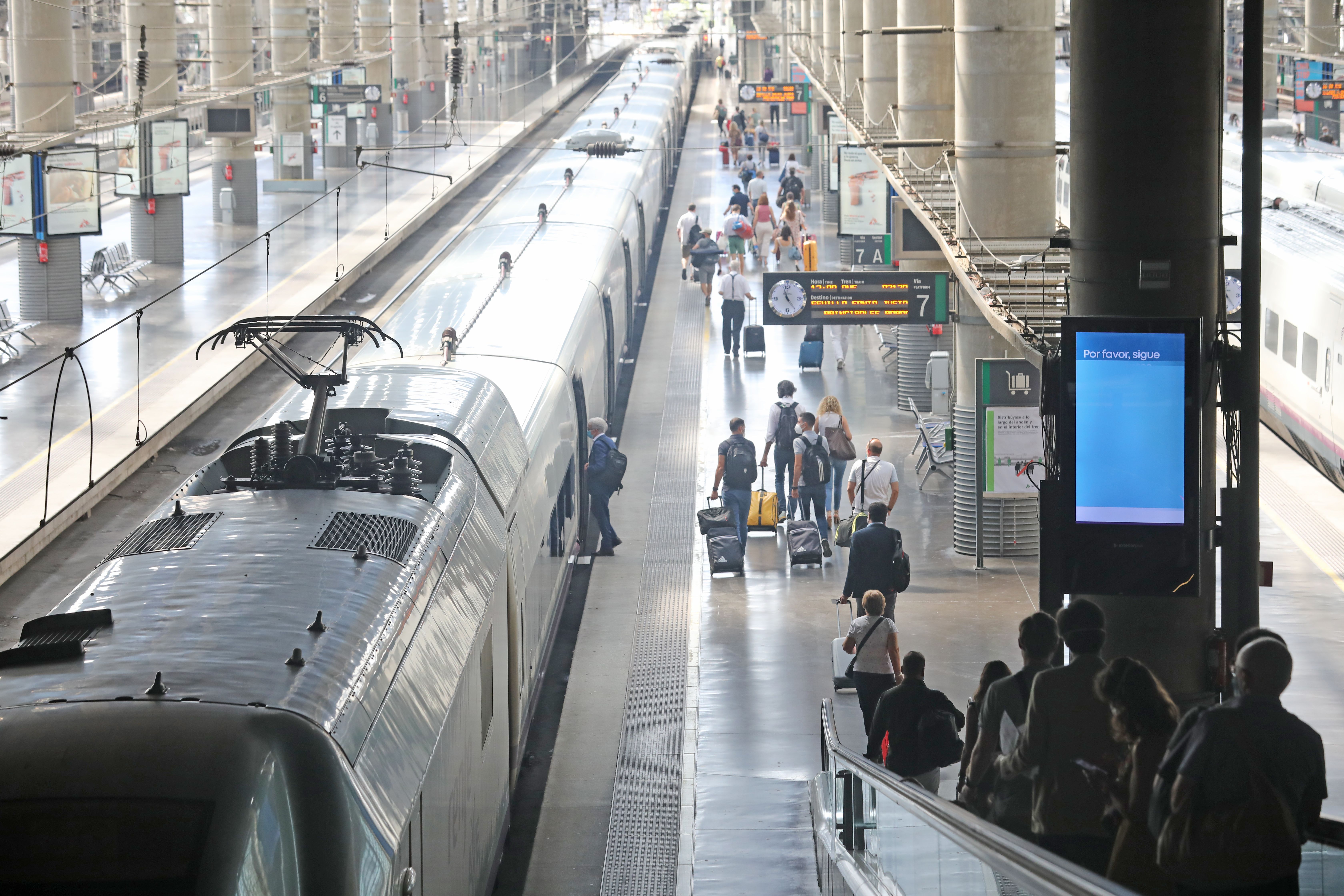 Un AVE a punto de salir del estació de Atocha, a Madrid | Europa Press Un AVE a punto de salir del estació de Atocha, a Madrid | Europa Press