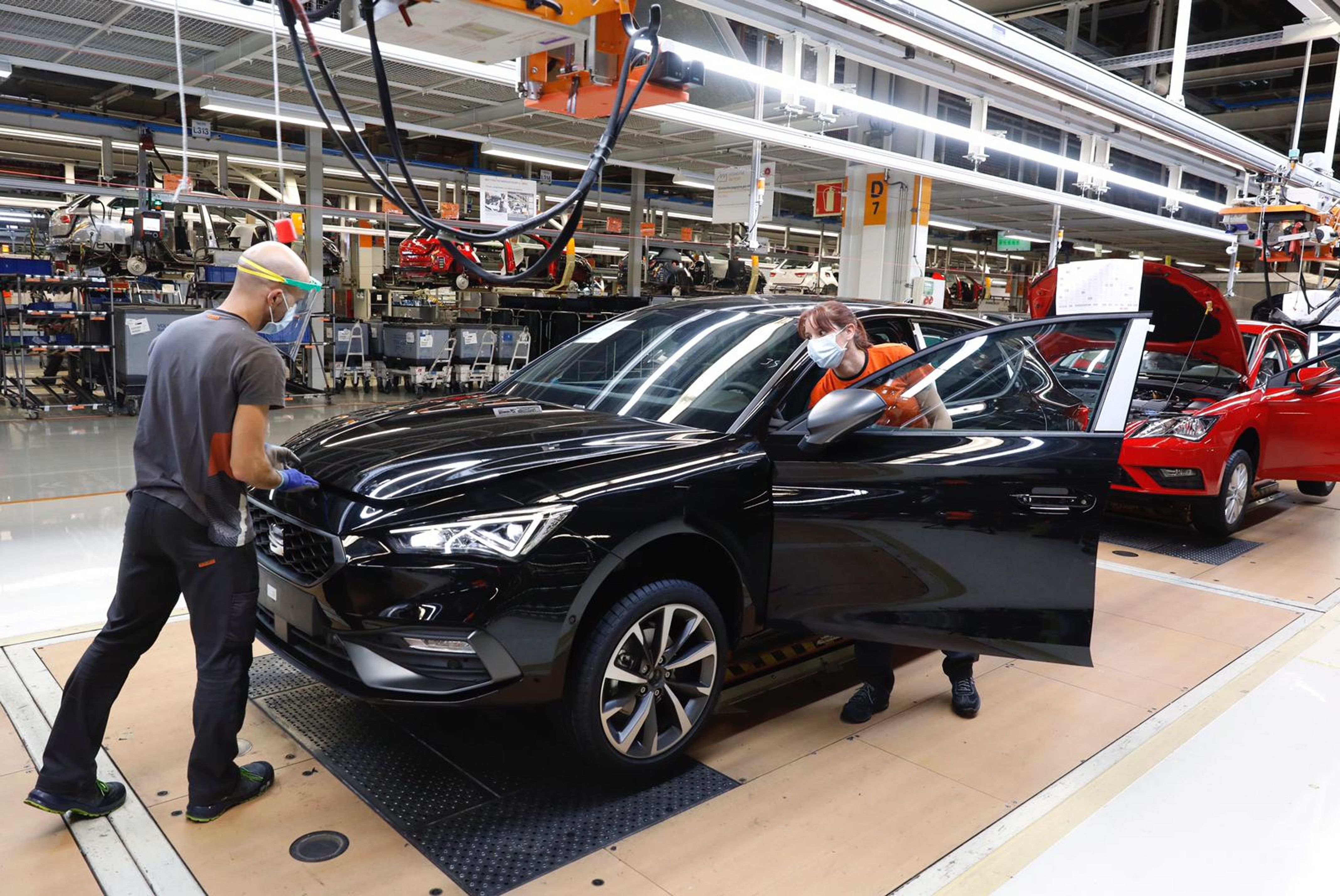 Montaje de un coche durante el confinamiento a la hacèbrica de Seat, empresa donde trabajó durante 13 años el CEO de Carnovo, Ferran Jover | ACN Montaje de un coche durante el confinamiento a la hacèbrica de Seat, empresa donde trabajó durante 13 años el CEO de Carnovo, Ferran Jover | ACN