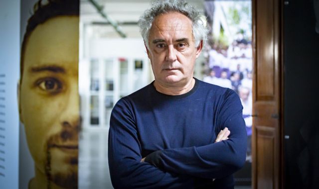 Ferran Adrià durant l'entrevista amb VIA Empresa. | Àngel Bravo