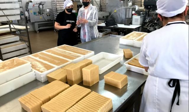 Altra imatge de la fàbrica de Torrons i Mel Alemany | Berta Muñoz